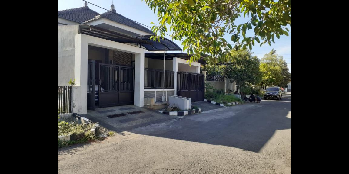 Rumah Bagus Shm di Jalan Manyar Airdas Surabaya Rumah Bagus Shm di Jalan Manyar Airdas Surabaya