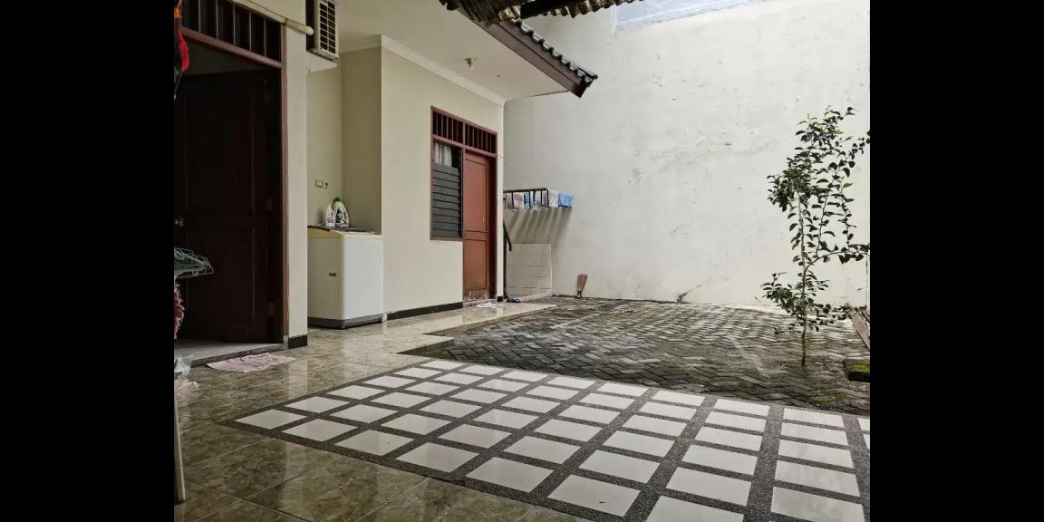 Jual Rumah 2 Lantai Taman Pondok Indah SHM Daerah Wiyung Jual Rumah 2 Lantai Taman Pondok Indah SHM Daerah Wiyung