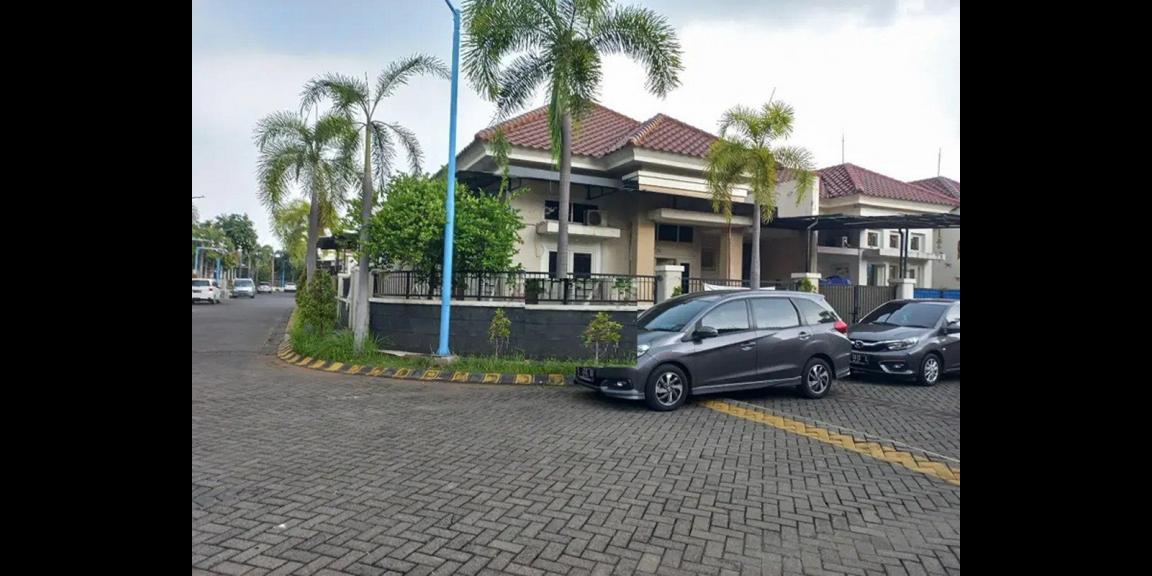 Rumah Bagus Perumahan Central Park Gunung Anyar Dekat Tol Waru Rumah Bagus Perumahan Central Park Gunung Anyar Dekat Tol Waru