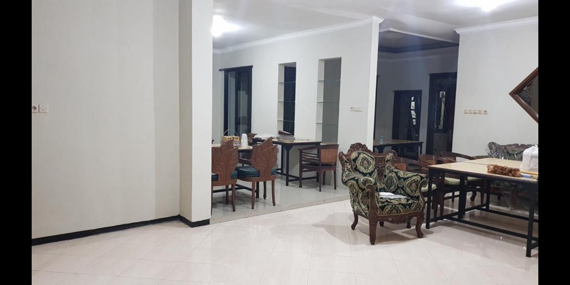 Jual Rumah Kost Medokan Asri Barat Dekat Kampus UPN Jual Rumah Kost Medokan Asri Barat Dekat Kampus UPN