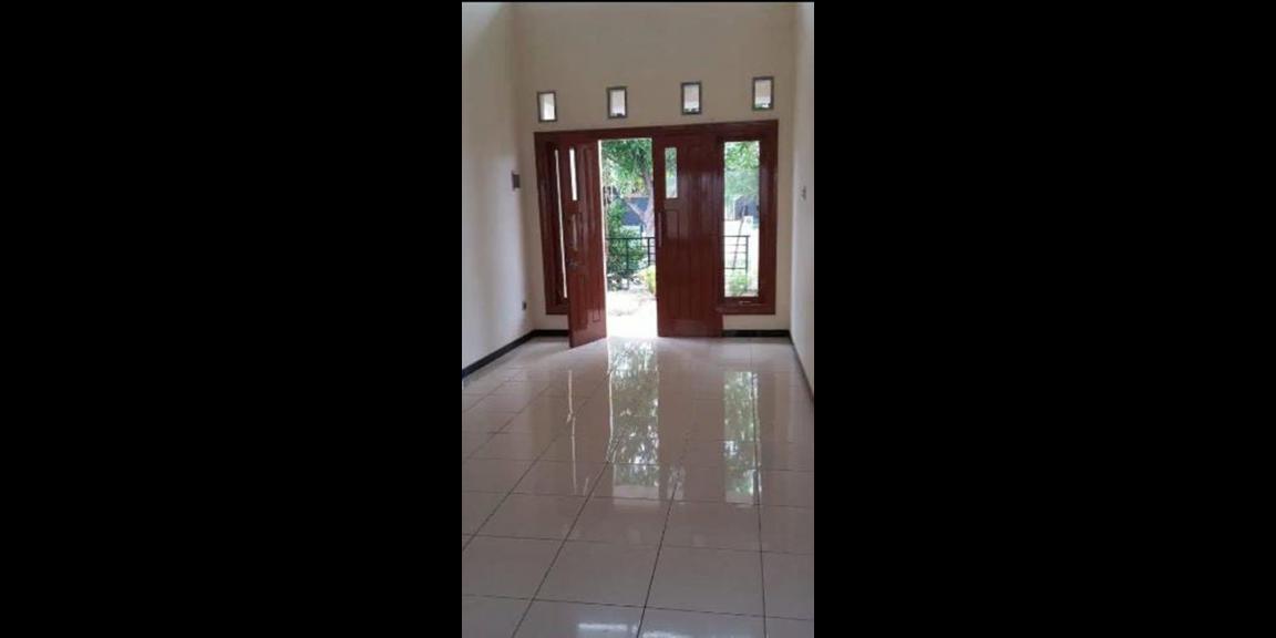 Sewa Rumah SHM Siap Huni di Taman Rivera Regency Rungkut Sewa Rumah SHM Siap Huni di Taman Rivera Regency Rungkut