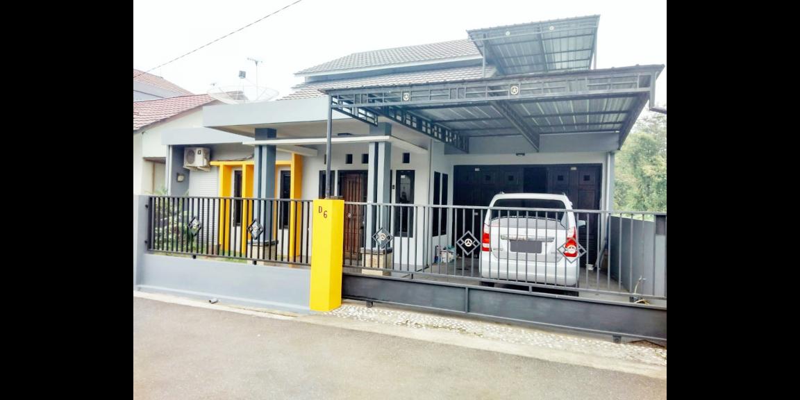 Rumah Mutiara Gading, Parit H. Husin 2, Pontianak, Kalimantan Barat Rumah Mutiara Gading, Parit H. Husin 2, Pontianak, Kalimantan Barat