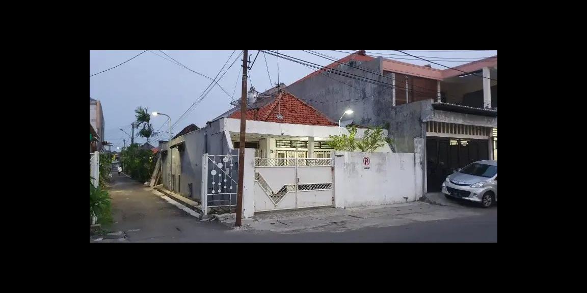 Jual Rumah Murah dan Strategis Tengah Kota di Pucang Sewu Jual Rumah Murah dan Strategis Tengah Kota di Pucang Sewu