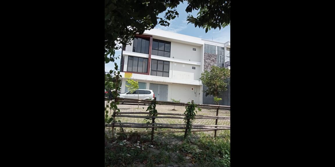 Sewa Ruko Pojok di Manyar Jaya Kawasan Menur Surabaya Sewa Ruko Pojok di Manyar Jaya Kawasan Menur Surabaya