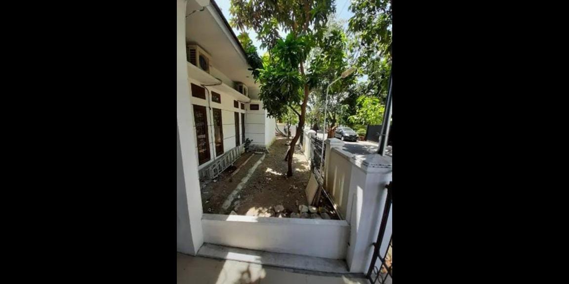 Rumah Pojok SHM di Rungkut Asri Utara Daerah Kali Rungkut Rumah Pojok SHM di Rungkut Asri Utara Daerah Kali Rungkut
