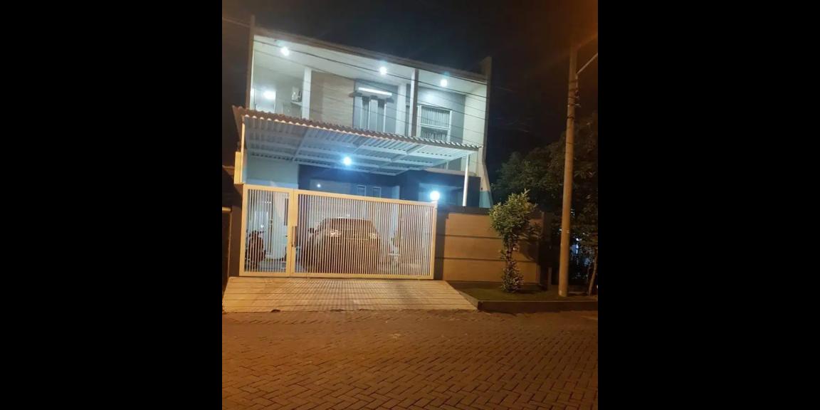Rumah Mewah Minimalis di Perumahan Galaxy Araya Surabaya Rumah Mewah Minimalis di Perumahan Galaxy Araya Surabaya