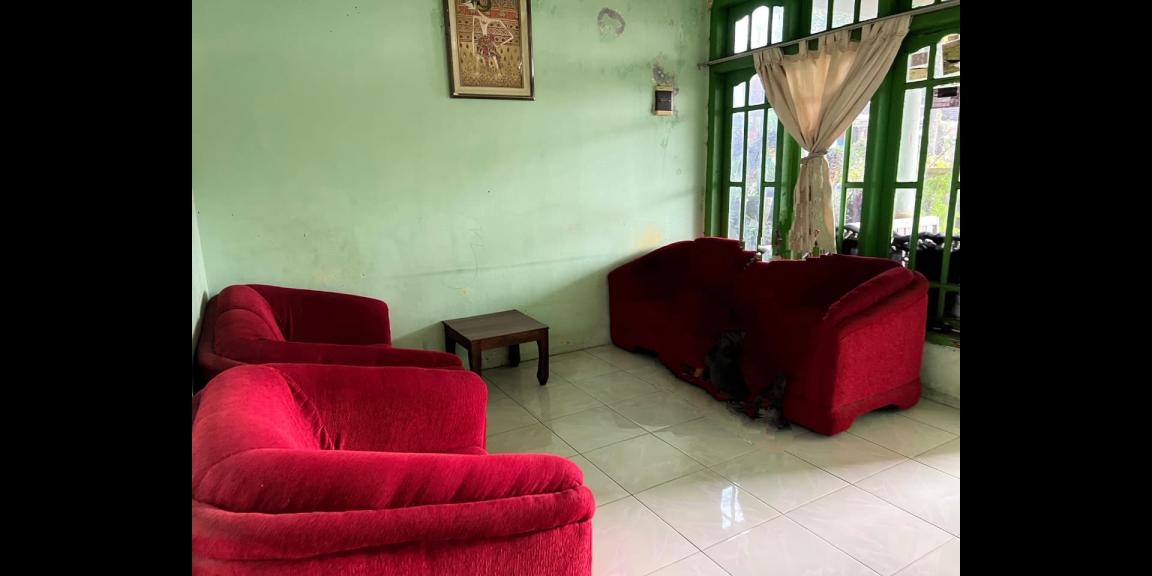 Rumah 200m² Tepi Jl Raya Strategis Buka Usaha Karanganyar Rumah 200m² Tepi Jl Raya Strategis Buka Usaha Karanganyar