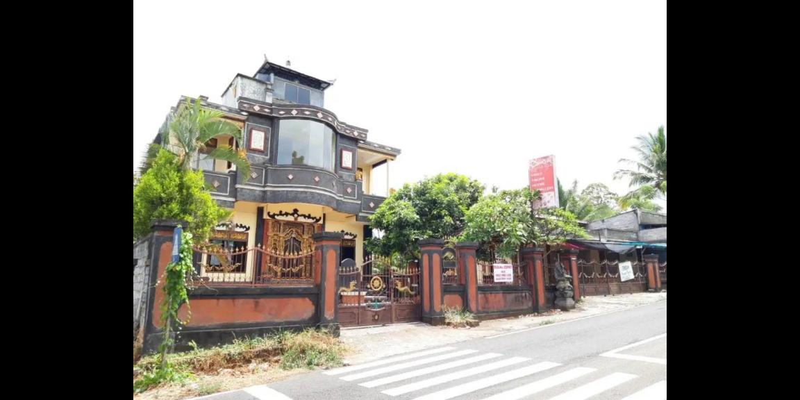 Rumah Luas 3 Lantai di Raya Singaraja Bedugul Buleleng Rumah Luas 3 Lantai di Raya Singaraja Bedugul Buleleng