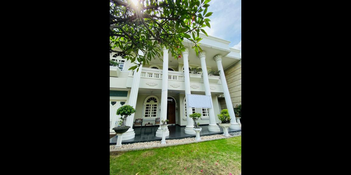 Jual Rumah Mewah Luas di Raya Dharmahusada Indah Surabaya Jual Rumah Mewah Luas di Raya Dharmahusada Indah Surabaya