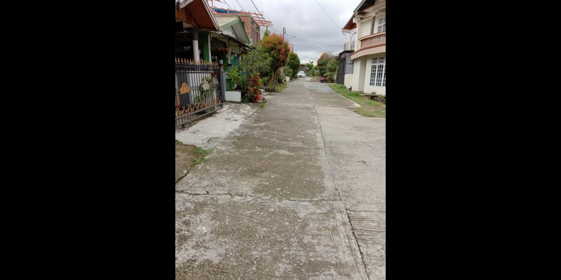 rumah halaman parkir mobil luas dan jalan lebar rumah halaman parkir mobil luas dan jalan lebar