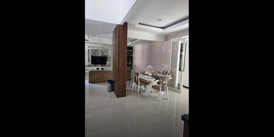 Disewakan Rumah Hook Bagus di Graha Famili, Surabaya Disewakan Rumah Hook Bagus di Graha Famili, Surabaya