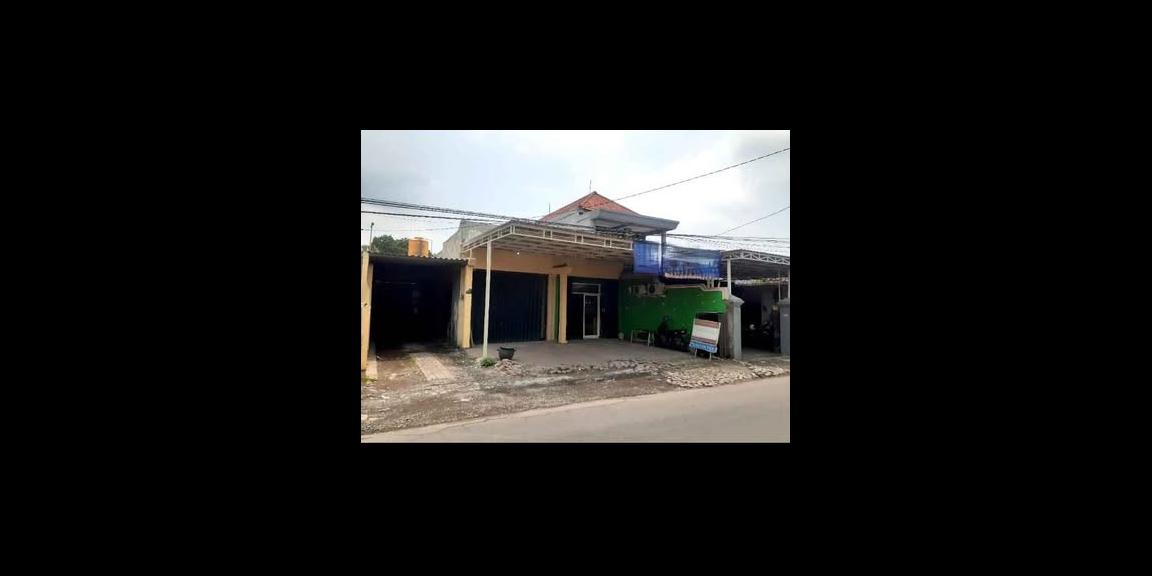 Disewakan Murah Ruko Nol Jalan Raya Lokasi Jambangan Surabaya Selatan Disewakan Murah Ruko Nol Jalan Raya Lokasi Jambangan Surabaya Selatan