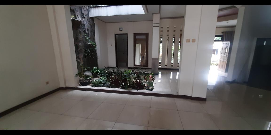 RUMAH DUA LANTAI GAYA KONTEMPORER SIAP HUNI DI DAGO ASRI KOTA BANDUNG RUMAH DUA LANTAI GAYA KONTEMPORER SIAP HUNI DI DAGO ASRI KOTA BANDUNG