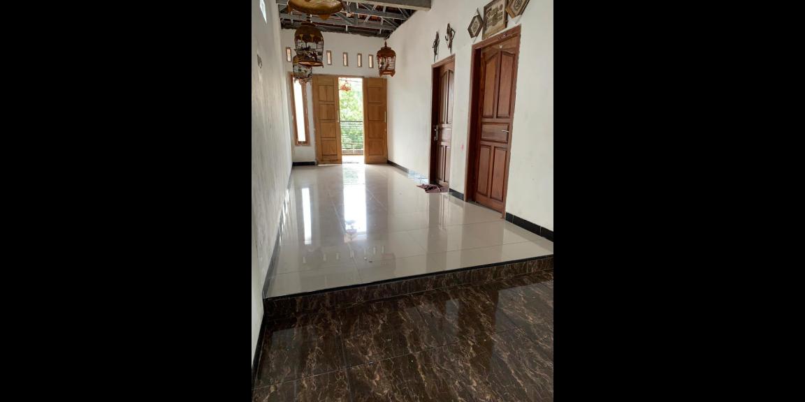 Jual Rumah Cocok Untuk Usaha di Jalan Ahmad Dahlan Kediri Jual Rumah Cocok Untuk Usaha di Jalan Ahmad Dahlan Kediri