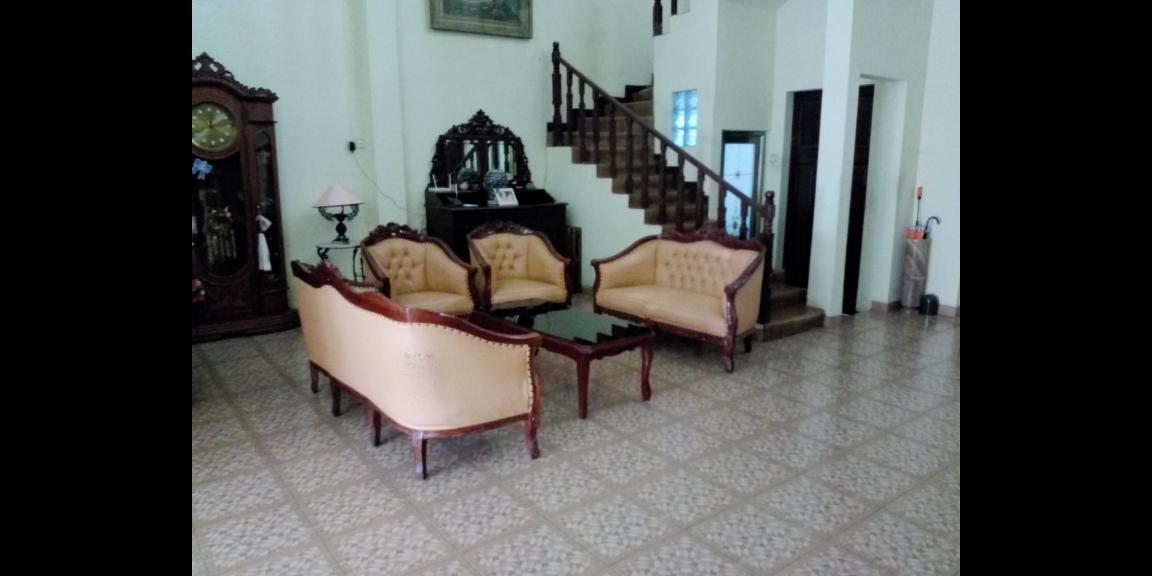 Rumah Mewah Bagus di Daerah Ketintang Timur Surabaya Rumah Mewah Bagus di Daerah Ketintang Timur Surabaya