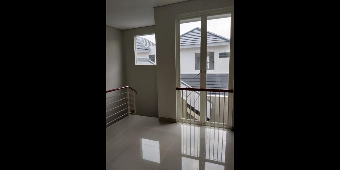 Rumah Bagus Kawasan Green Lake Citraland Dekat Unesa Rumah Bagus Kawasan Green Lake Citraland Dekat Unesa