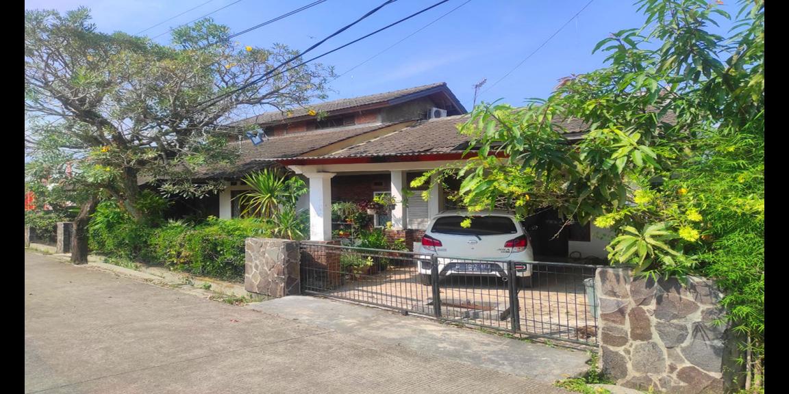 RUMAH GAYA AMERICAN CLASSIC ASRI DAN SEJUK DI RIUNG BANDUNG RUMAH GAYA AMERICAN CLASSIC ASRI DAN SEJUK DI RIUNG BANDUNG