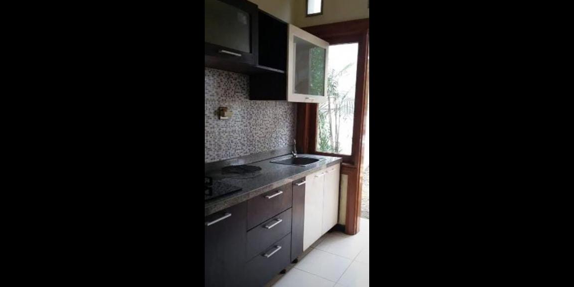 Sewa Rumah SHM Siap Huni di Taman Rivera Regency Rungkut Sewa Rumah SHM Siap Huni di Taman Rivera Regency Rungkut