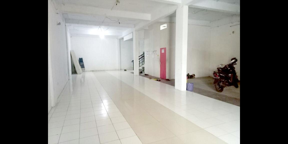 Ruko Ahmad Yani Megamall, Pontianak, Kalimantan Barat Ruko Ahmad Yani Megamall, Pontianak, Kalimantan Barat