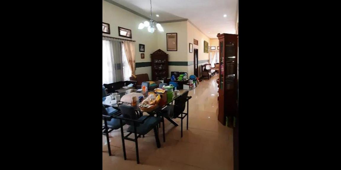 Rumah Pojok SHM di Rungkut Asri Utara Daerah Kali Rungkut Rumah Pojok SHM di Rungkut Asri Utara Daerah Kali Rungkut