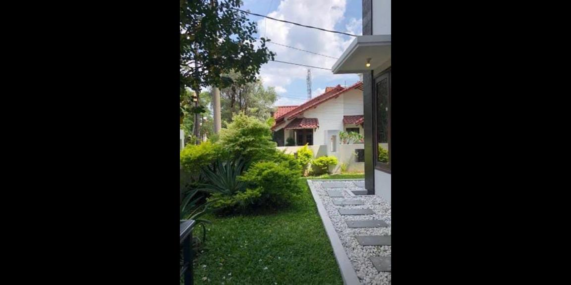 Rumah Hook Minimalis 2 Lantai Prapen Indah Timur Surabaya Rumah Hook Minimalis 2 Lantai Prapen Indah Timur Surabaya