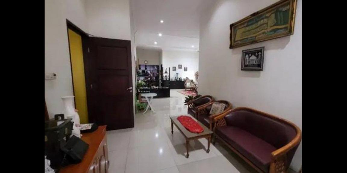 Jual Rumah Mewah di Jalan Gayungsari Kota Surabaya Jual Rumah Mewah di Jalan Gayungsari Kota Surabaya