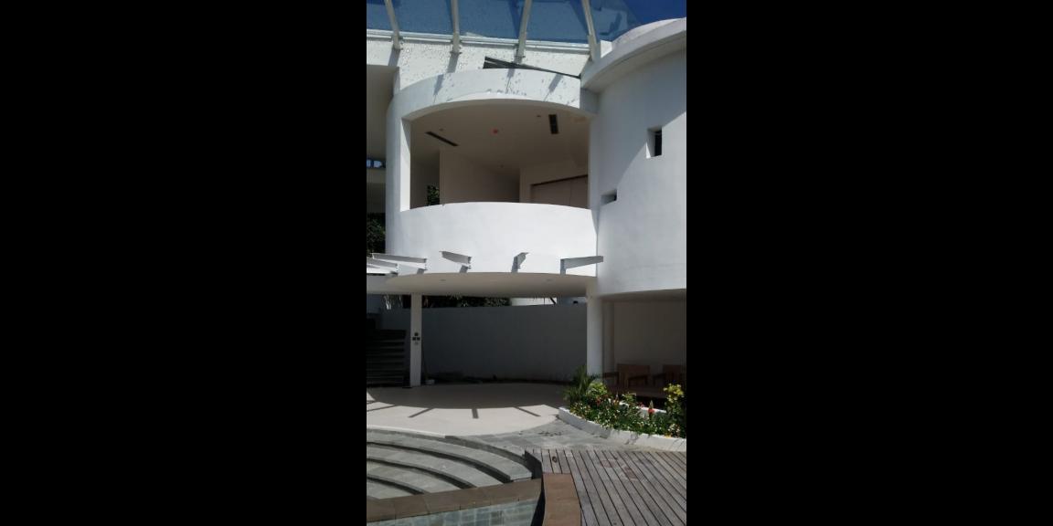 Jual Villa Mewah Siap Huni di Jalan Raya Seminyak Kuta Jual Villa Mewah Siap Huni di Jalan Raya Seminyak Kuta