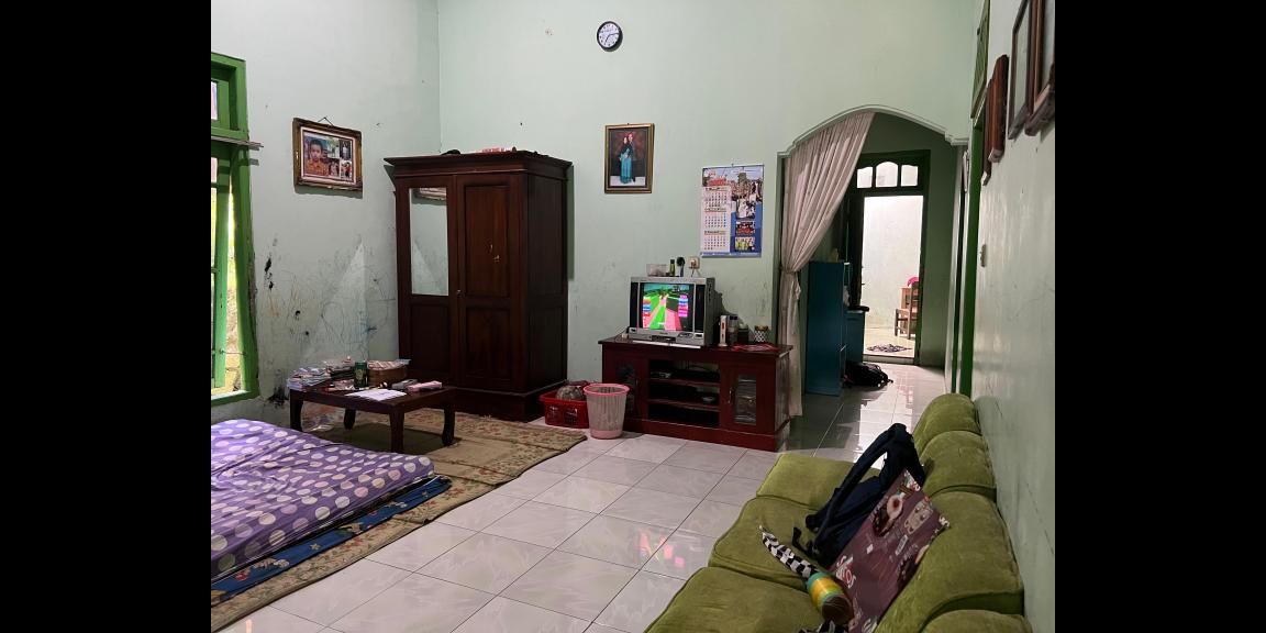 Rumah 200m² Tepi Jl Raya Strategis Buka Usaha Karanganyar Rumah 200m² Tepi Jl Raya Strategis Buka Usaha Karanganyar