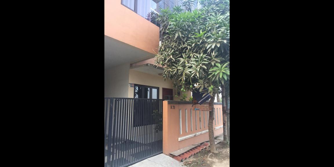 Di Jual Cepat Rumah Asri Strategis Aman di Karawang Barat Di Jual Cepat Rumah Asri Strategis Aman di Karawang Barat