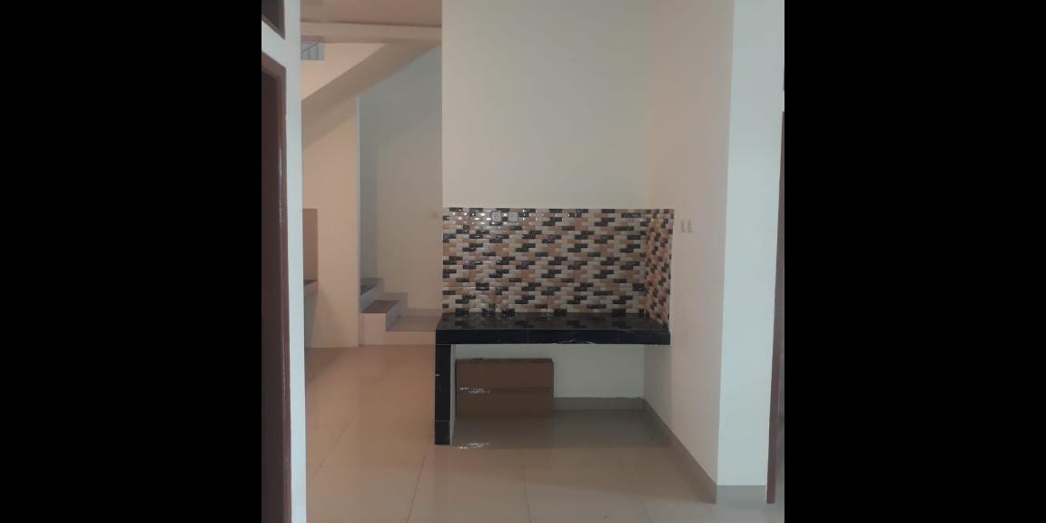 Rumah baru 3 lantai dengan Rooftop Rumah baru 3 lantai dengan Rooftop