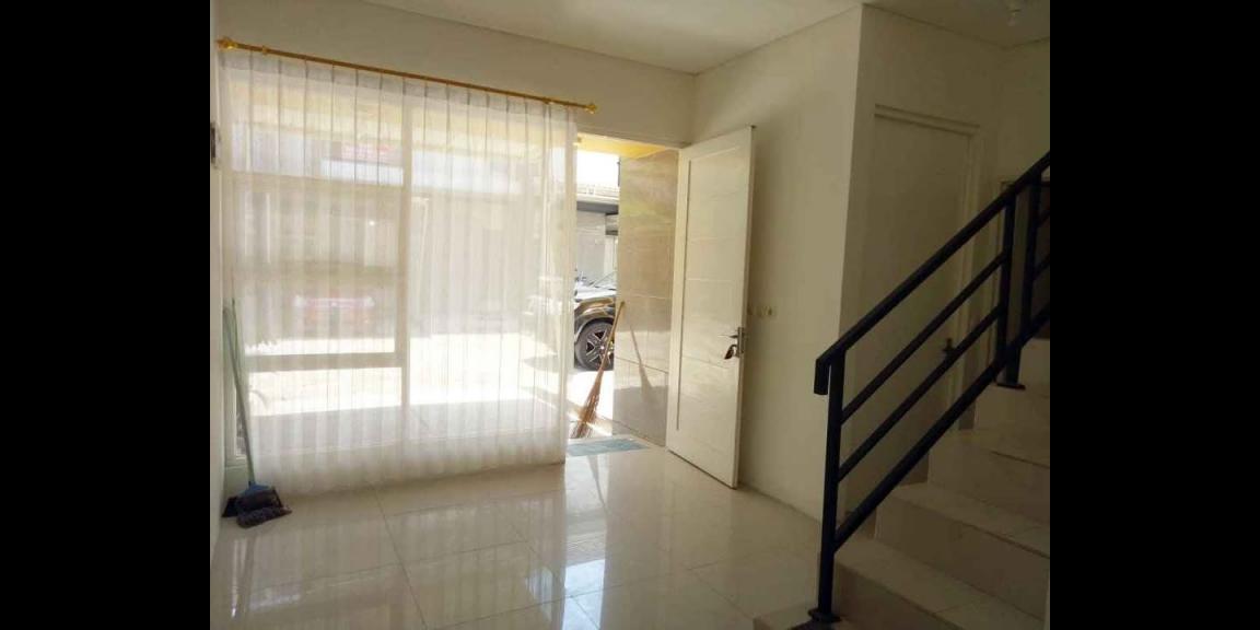 Disewakan Rumah Baru Renovasi Siap Huni di Perumahan Tropodo Waru Sidoarjo Disewakan Rumah Baru Renovasi Siap Huni di Perumahan Tropodo Waru Sidoarjo