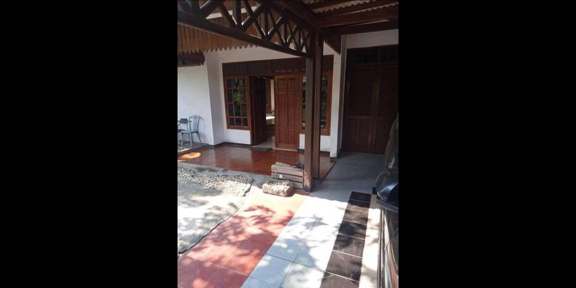 Disewakan Rumah Siap Huni Lokasi Ketintang Permai Surabaya Selatan Disewakan Rumah Siap Huni Lokasi Ketintang Permai Surabaya Selatan