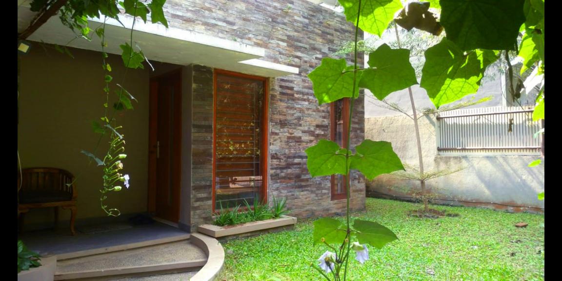 RUMAH DUA LANTAI SEMI FURNISH DI KAMPUNG PADI DAGO BANDUNG RUMAH DUA LANTAI SEMI FURNISH DI KAMPUNG PADI DAGO BANDUNG