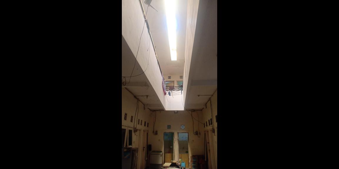 Jual Rumah Kost dan Tempat Usaha Cafe di Manukan Tama Jual Rumah Kost dan Tempat Usaha Cafe di Manukan Tama