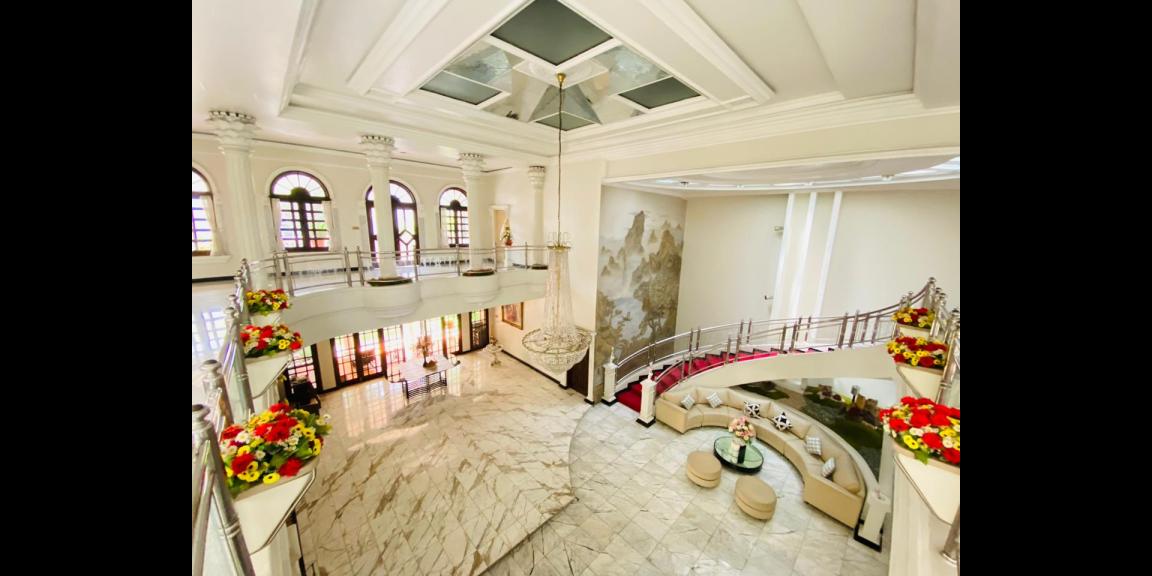 Jual Rumah Mewah Luas di Raya Dharmahusada Indah Surabaya Jual Rumah Mewah Luas di Raya Dharmahusada Indah Surabaya