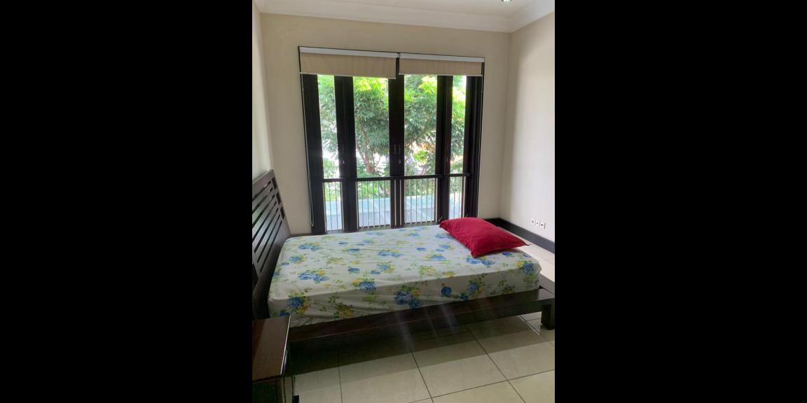 Rumah Mewah Minimalis Siap Huni di Graha Family Surabaya Rumah Mewah Minimalis Siap Huni di Graha Family Surabaya