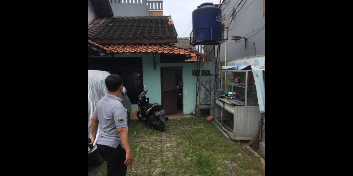 BUTUH UANG BANGET, RUMAH DIJUAL CEPAT, HARGA TURUN DRASTIS, HUB. SEKARANG JUGA, SIAPA CEPAT DIA DAPAT ! BUTUH UANG BANGET, RUMAH DIJUAL CEPAT, HARGA TURUN DRASTIS, HUB. SEKARANG JUGA, SIAPA CEPAT DIA DAPAT !