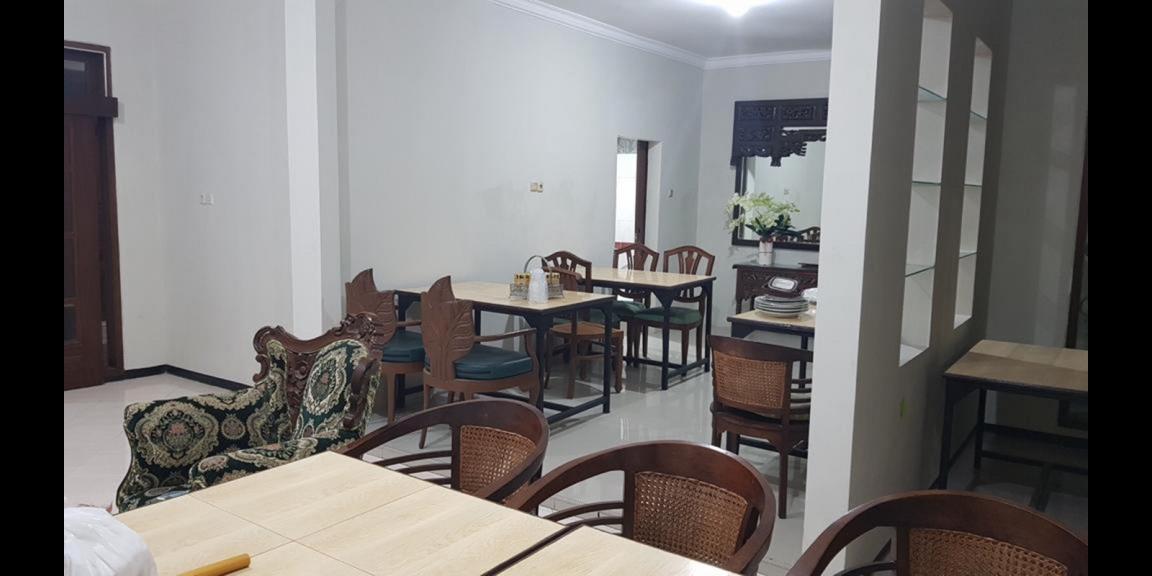 Jual Rumah Kost Medokan Asri Barat Dekat Kampus UPN Jual Rumah Kost Medokan Asri Barat Dekat Kampus UPN