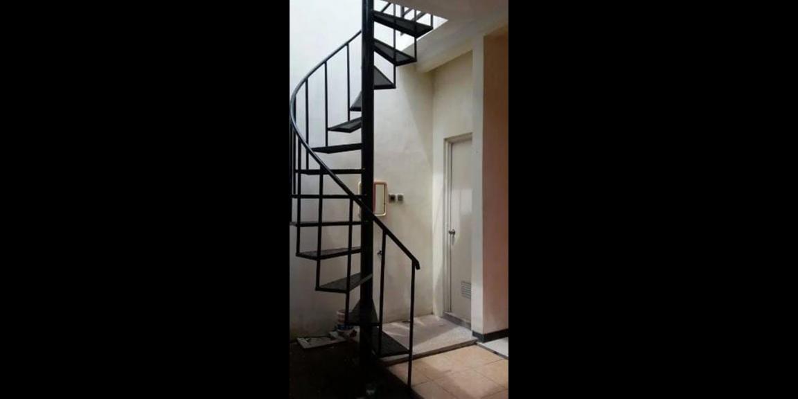 Sewa Rumah SHM Siap Huni di Taman Rivera Regency Rungkut Sewa Rumah SHM Siap Huni di Taman Rivera Regency Rungkut