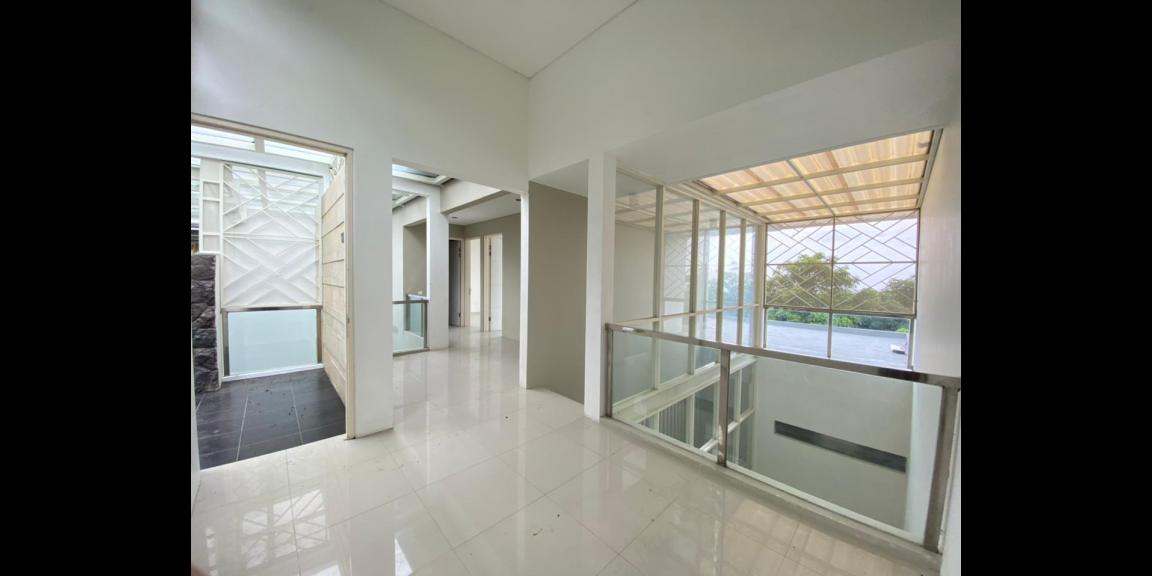 Villa Baru Gress Sangat Mewah di Taman Dayu Prigen Villa Baru Gress Sangat Mewah di Taman Dayu Prigen