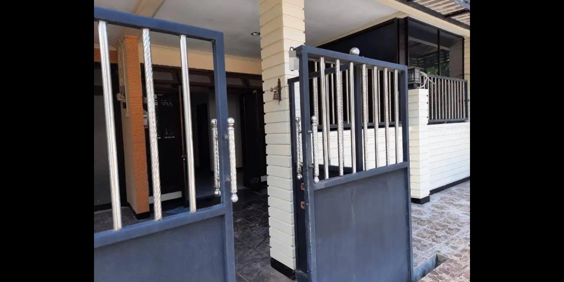 Rumah Rungkut Mapan Tengah SHM di Kota Surabaya Siap Huni Rumah Rungkut Mapan Tengah SHM di Kota Surabaya Siap Huni