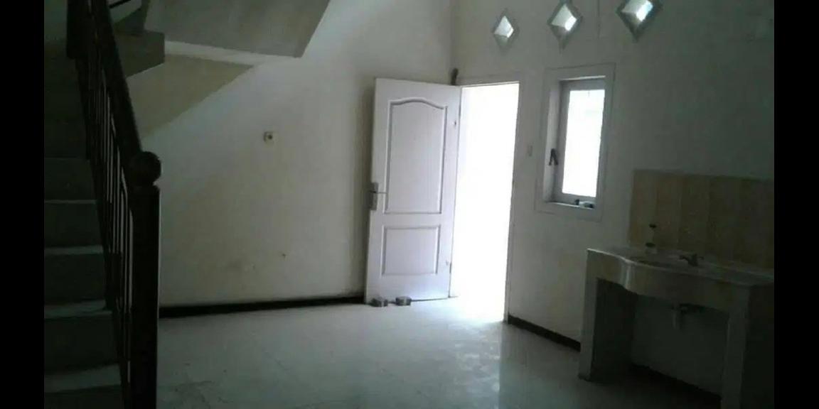 Jual Rumah Bagus 2 Lantai Rungkut Asri Tengah Surabaya Jual Rumah Bagus 2 Lantai Rungkut Asri Tengah Surabaya