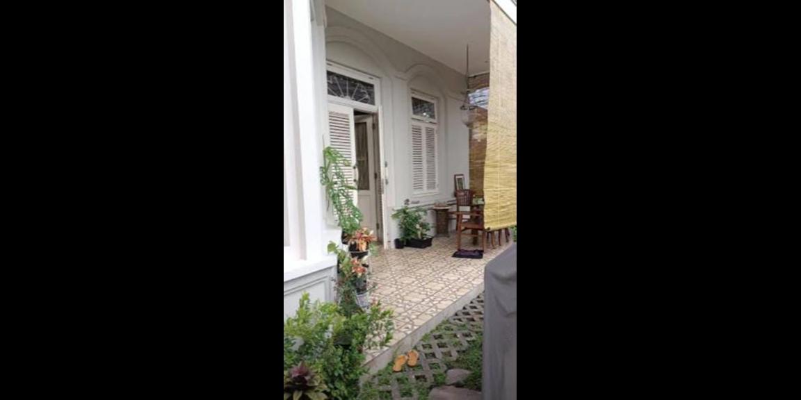 Rumah Mewah di Bendul Merisi Utara Kota Surabaya Rumah Mewah di Bendul Merisi Utara Kota Surabaya