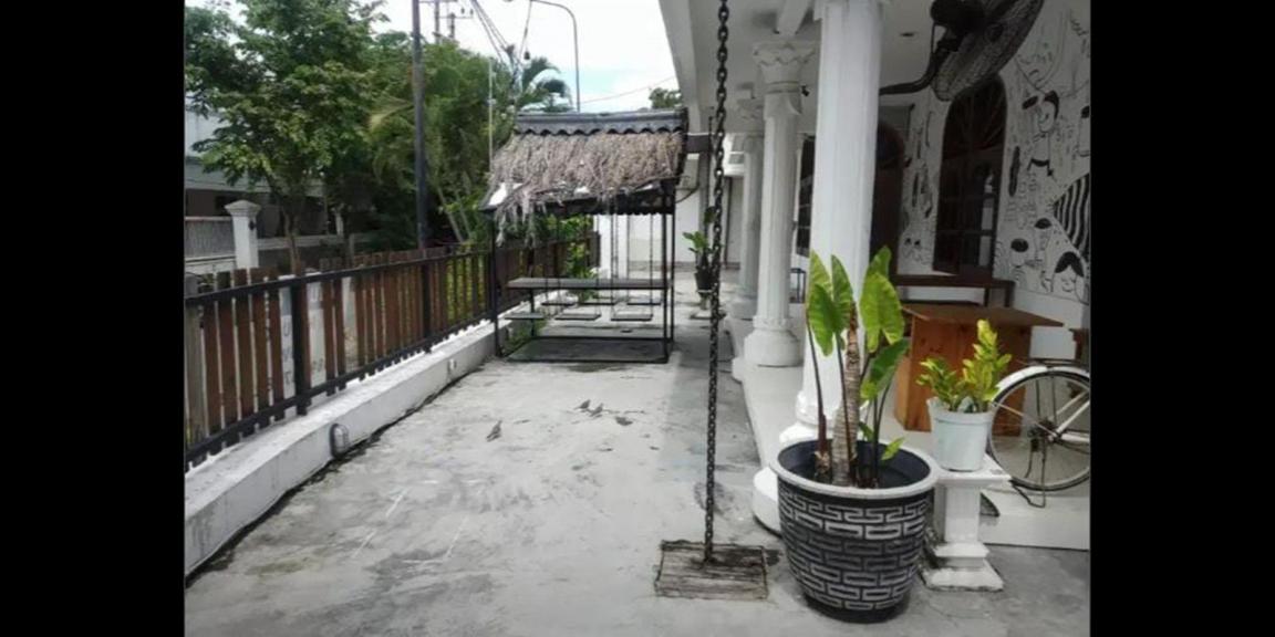 Rumah Mewah Hook di Kertajaya Indah Daerah Manyar Rumah Mewah Hook di Kertajaya Indah Daerah Manyar