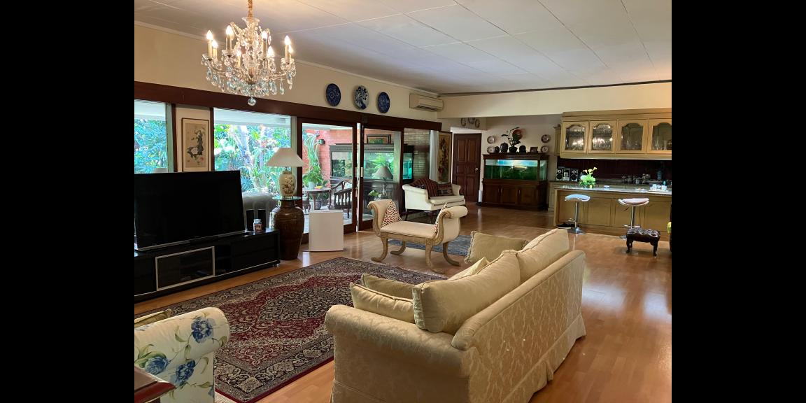 Dijual Rumah Luas di Jalan Bangka, Jakarta Selatan Dijual Rumah Luas di Jalan Bangka, Jakarta Selatan