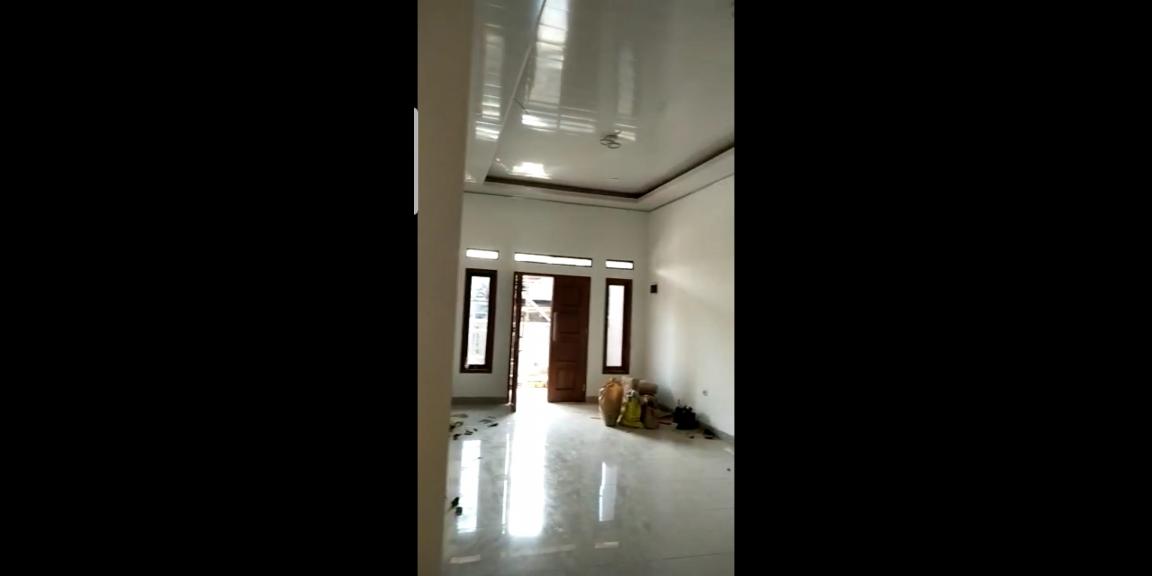 Rumah baru 3 lantai dengan Rooftop Rumah baru 3 lantai dengan Rooftop