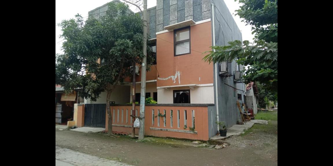 Di Jual Cepat Rumah Asri Strategis Aman di Karawang Barat Di Jual Cepat Rumah Asri Strategis Aman di Karawang Barat