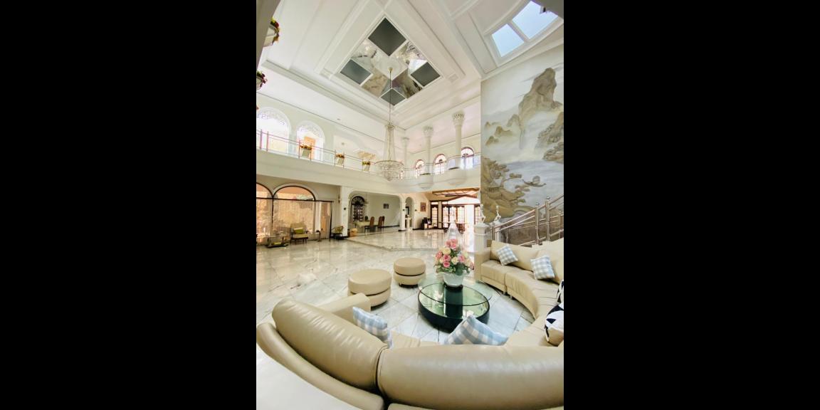 Jual Rumah Mewah Luas di Raya Dharmahusada Indah Surabaya Jual Rumah Mewah Luas di Raya Dharmahusada Indah Surabaya