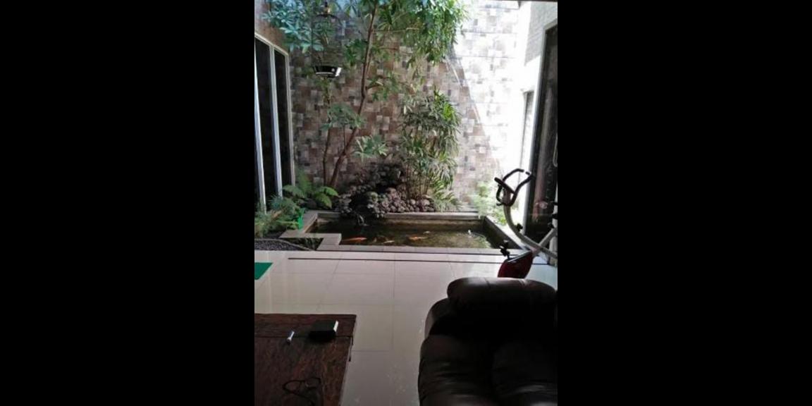 Rumah Mewah Minimalis di Perumahan The Gayungsari Surabaya Rumah Mewah Minimalis di Perumahan The Gayungsari Surabaya