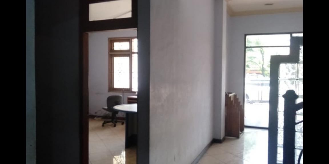 Jual Kantor Luas Strategis di Gayung Kebonsari Surabaya Jual Kantor Luas Strategis di Gayung Kebonsari Surabaya